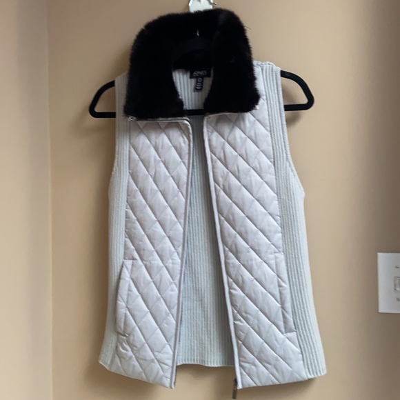 JONES New York Faux Fur Collar Vest NWOT - Picture 3 of 7